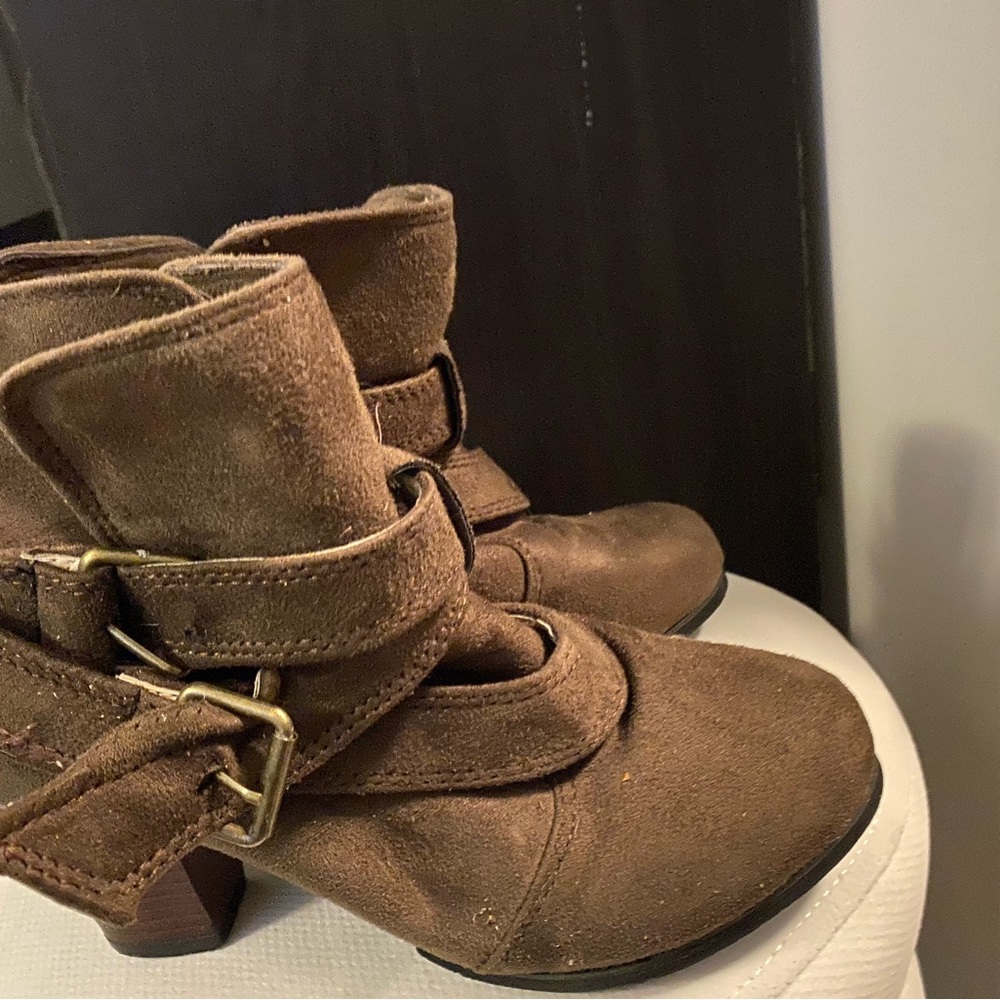 Unbranded shoes size 36 (5.5) - good condition.